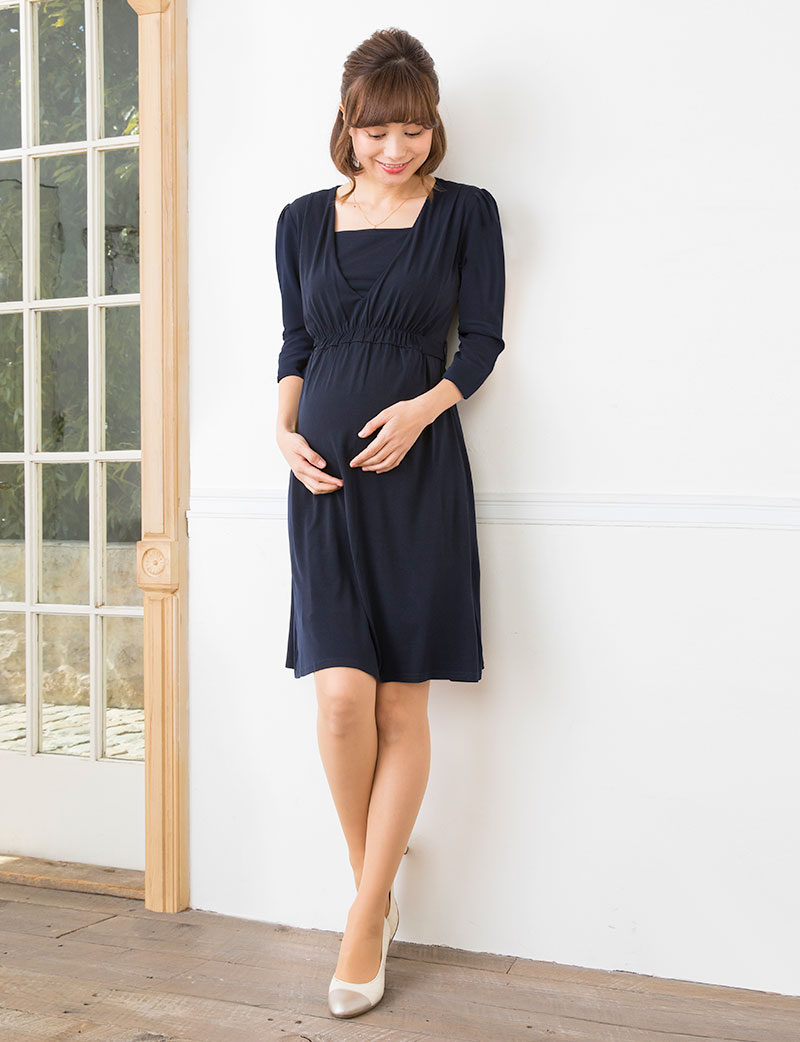 バックリボンでサイズ調整が可能な授乳ワンピース
