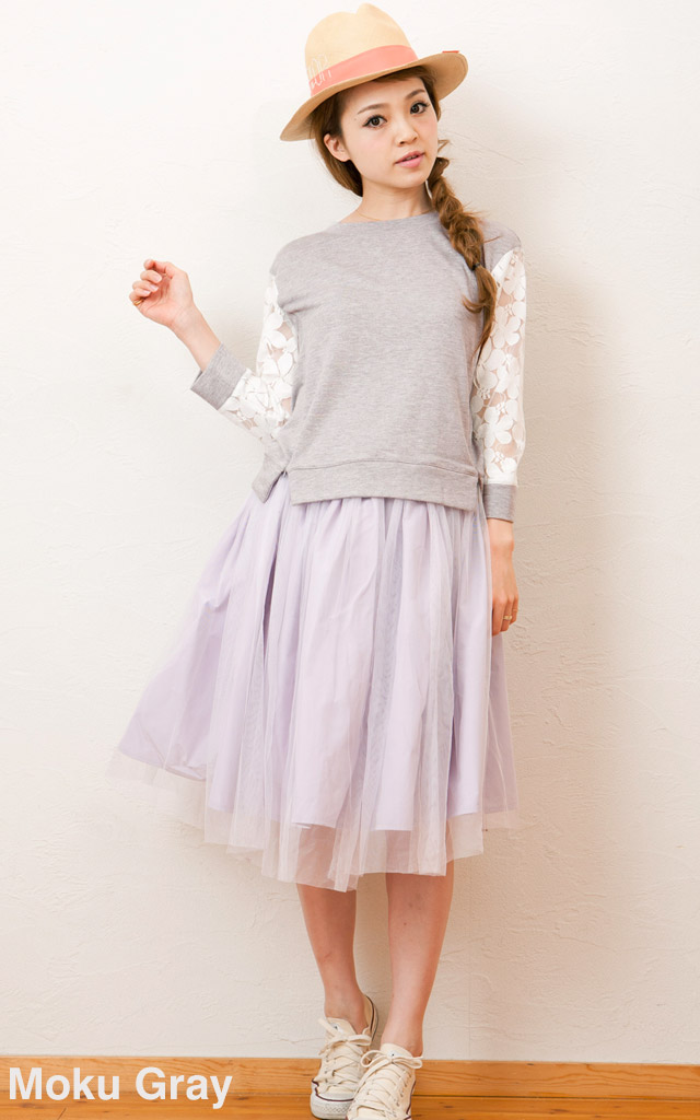 春のカジュアルトップスとしておすすめの授乳服