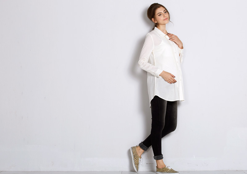 授乳服シャツだけどマタニティウェアとしても着用