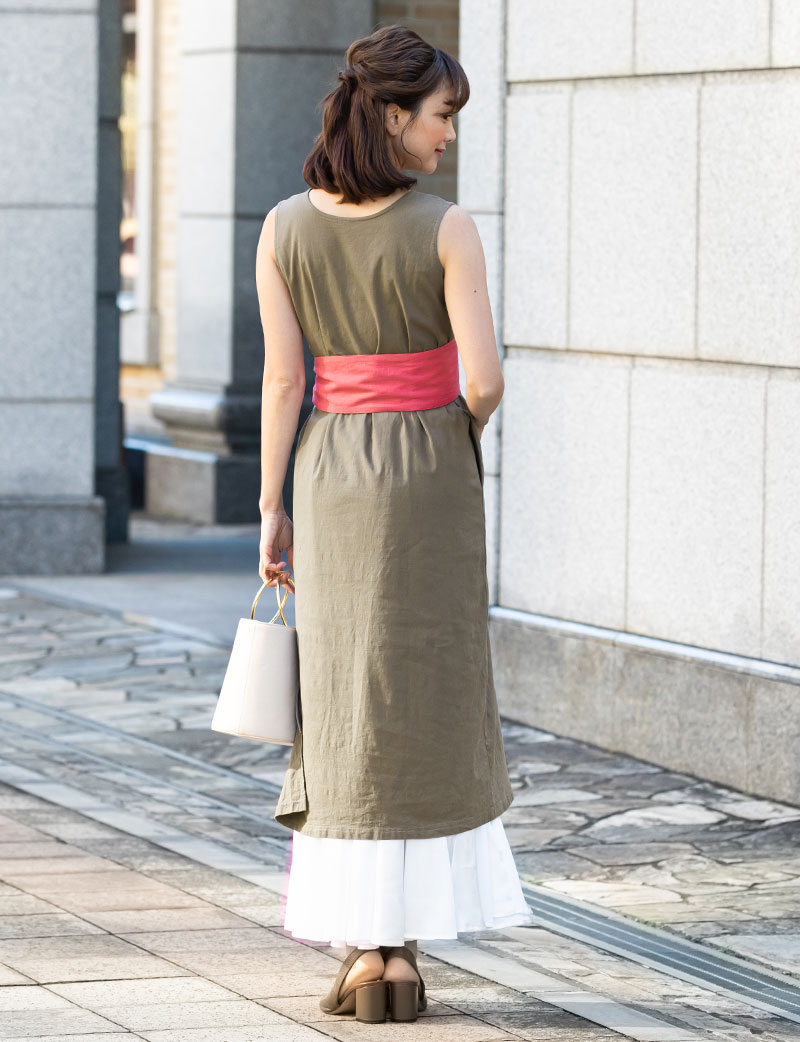 後ろ姿もすっきり綺麗なシルエット