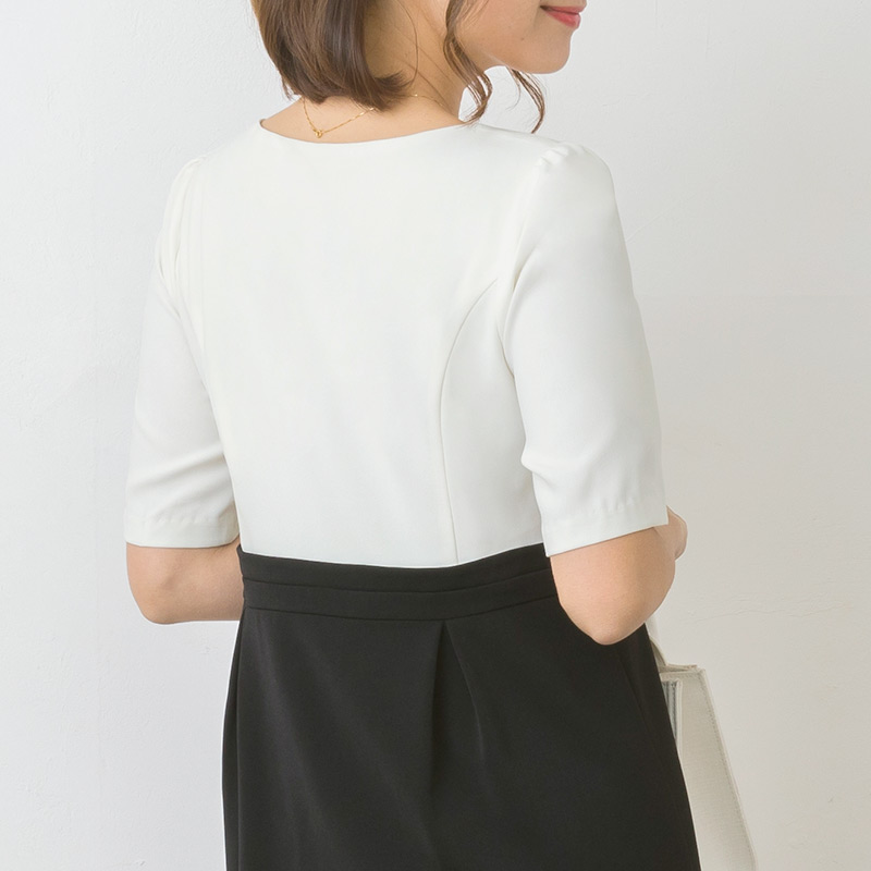 バイカラー 授乳フォーマルワンピース 後ろ向きのアップ