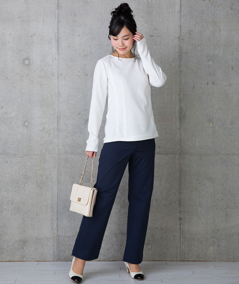 シーンを選ばない上質チノパンツ