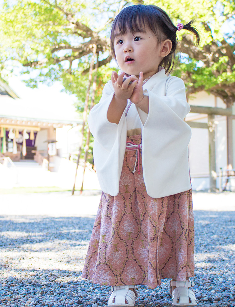 ベビーも着物でお座り♪