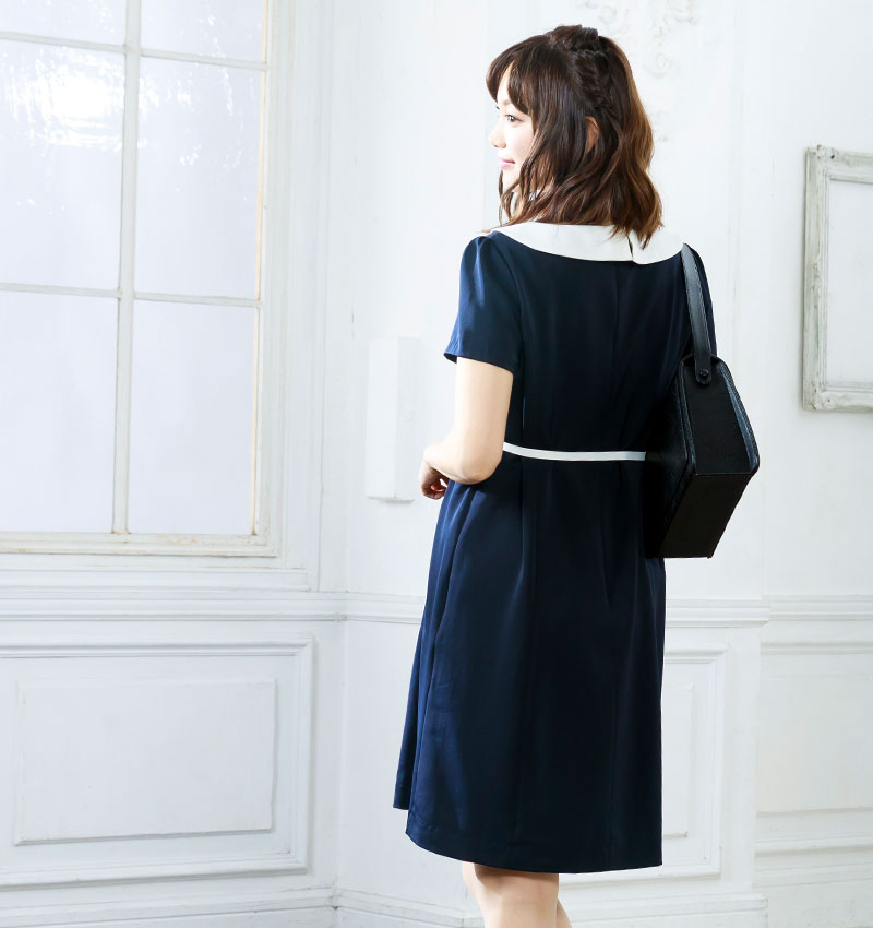 バックスタイルも可愛い!メリハリあるシルエットのマタニティワンピース
