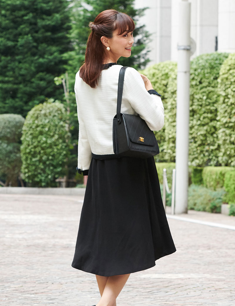 うしろ姿までも美しく華やか