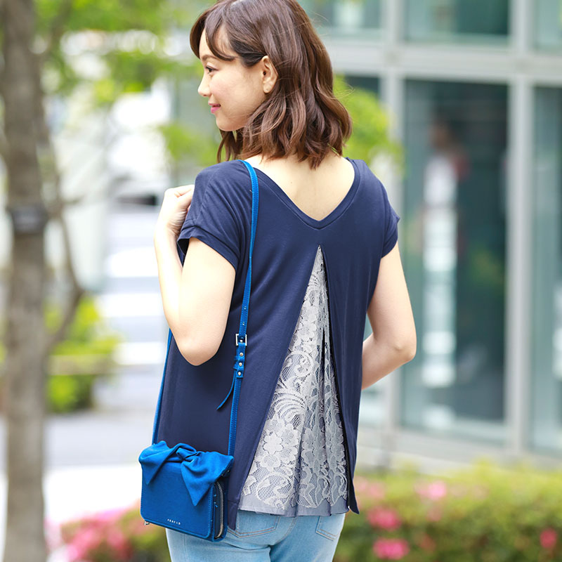 レースが大人可愛い